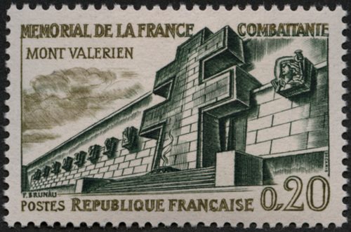 Timbre représentant le Mémorial de la France combattante en 1962